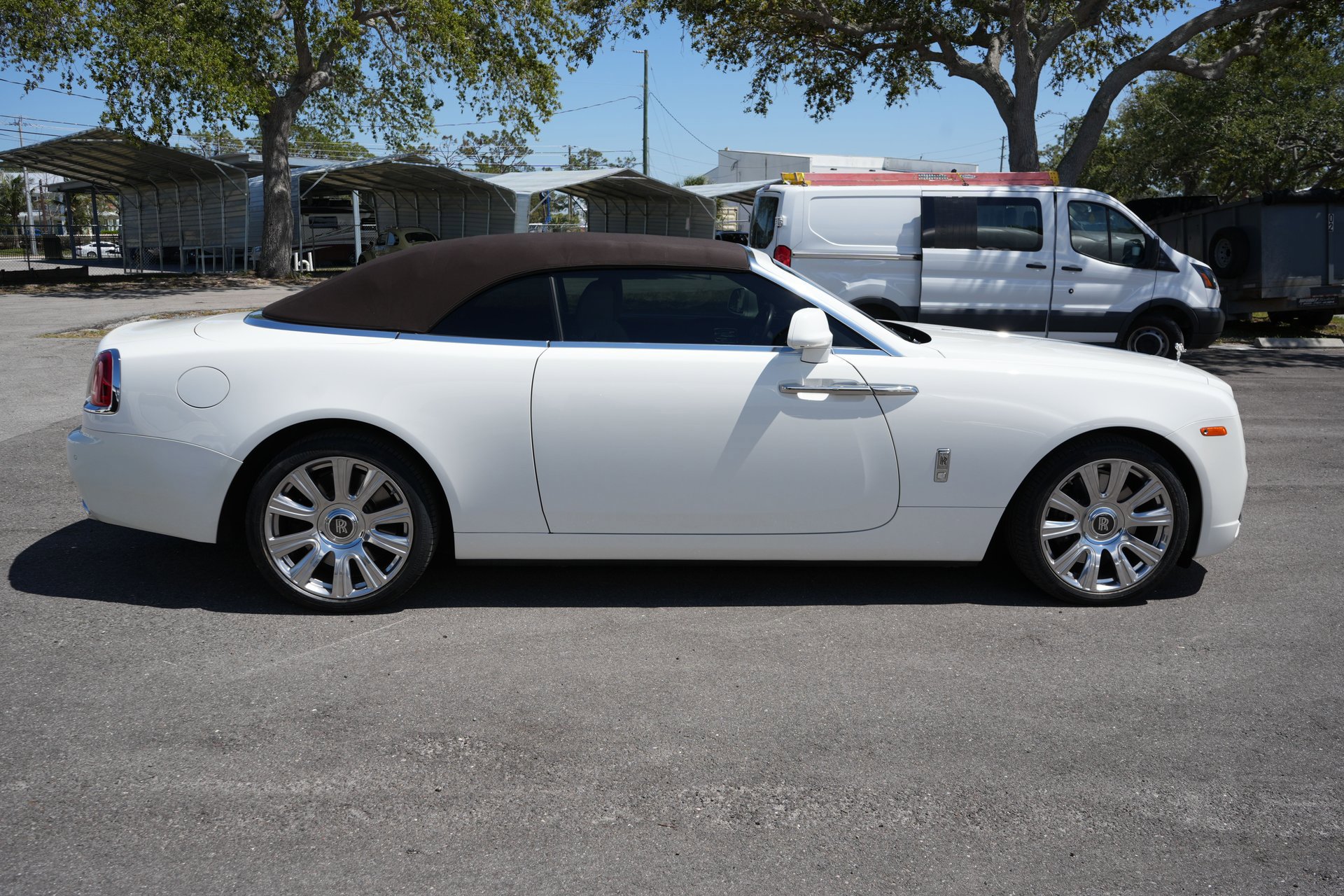 Used 2017 Rolls-Royce Dawn image 7
