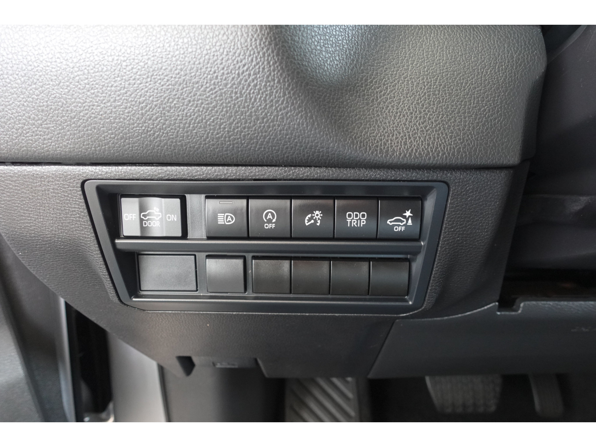 Used 2025 Toyota Tundra Limited AWD/4WD image 12
