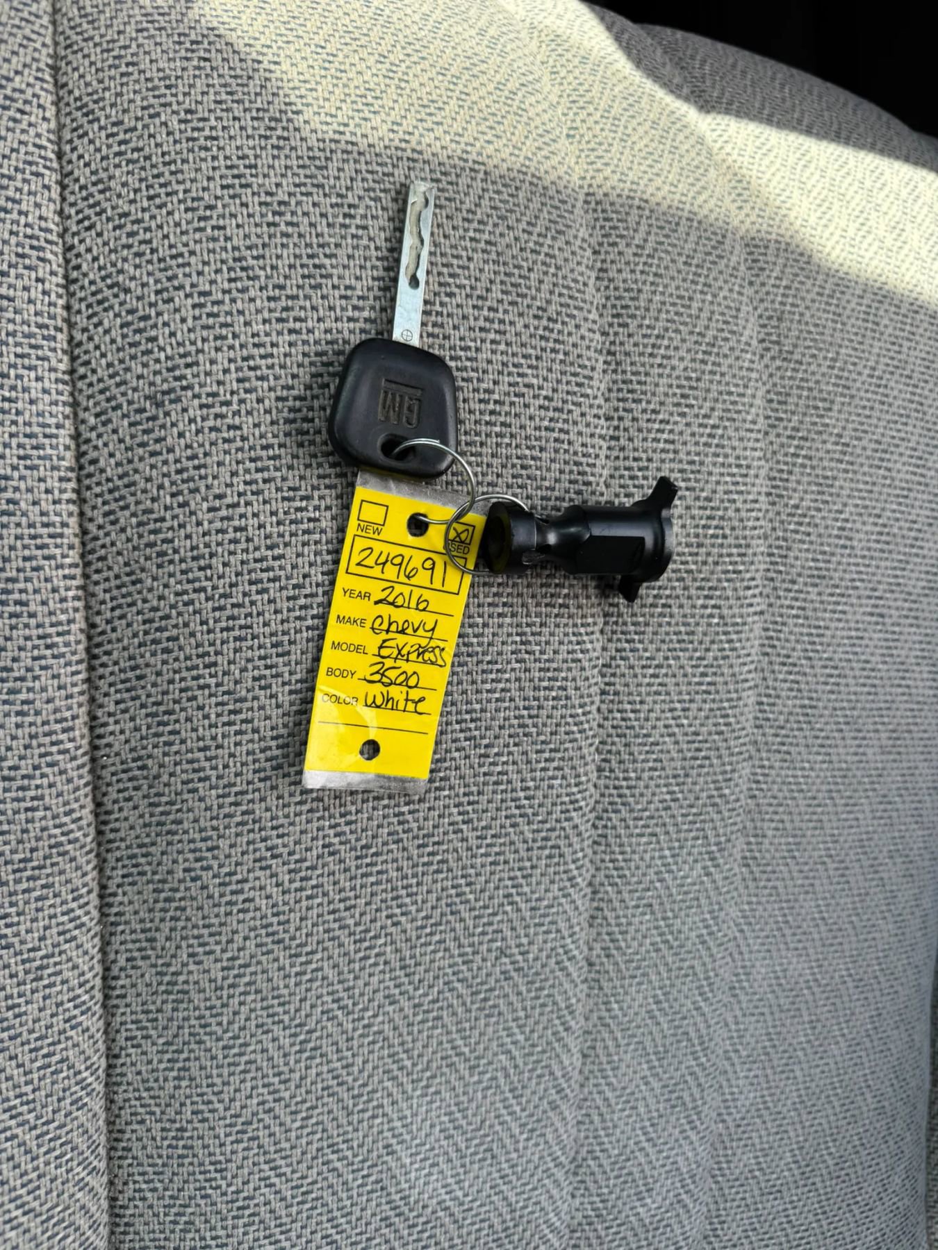 Used 2016 Chevrolet Express 3500 Extended image 48