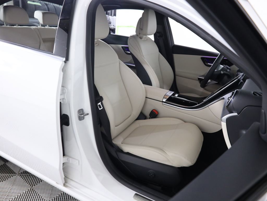 Certified 2026 Mercedes-Benz C 300 4MATIC Sedan image 35
