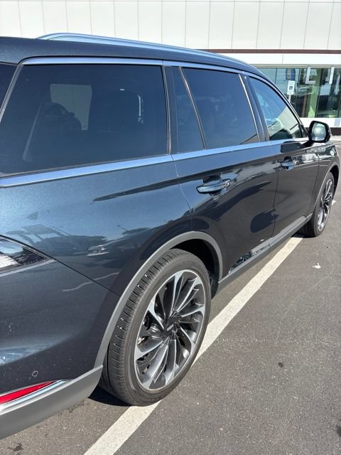 Used 2023 Lincoln Aviator Reserve w/ Equipment Group 201A RWD image 12