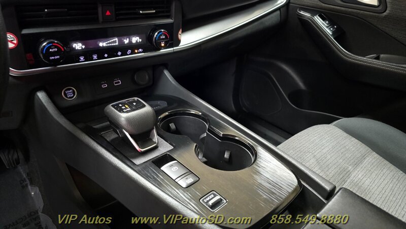 Used 2023 Nissan Rogue SV FWD image 19