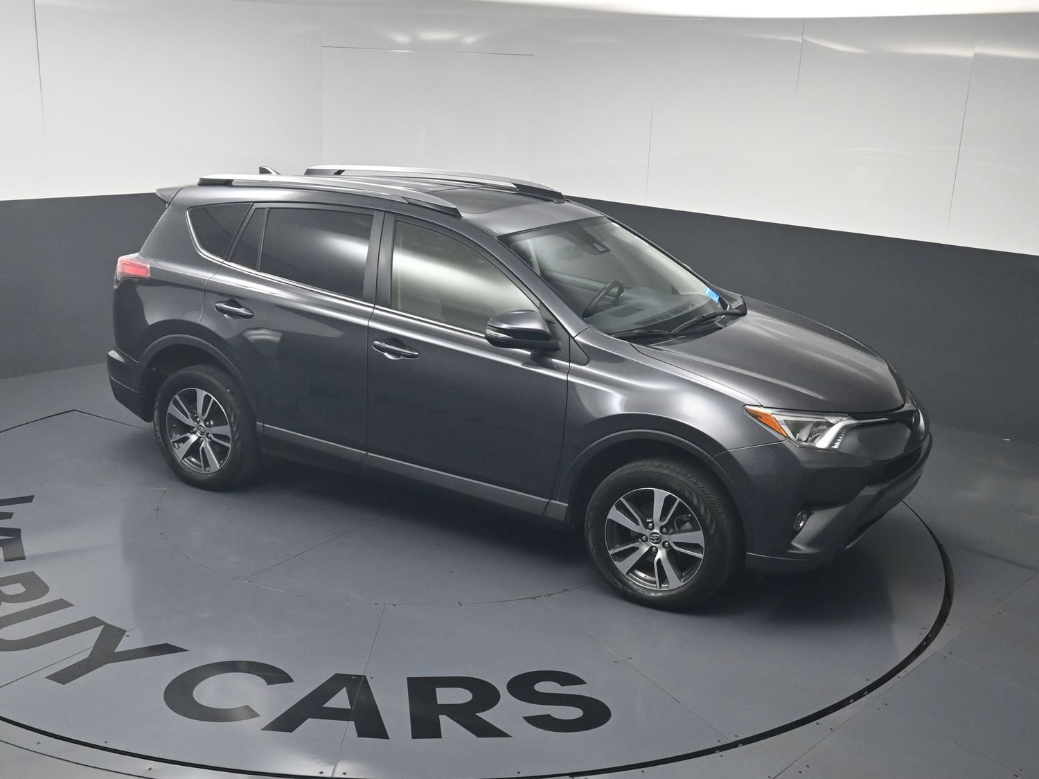 Used 2018 Toyota RAV4 XLE AWD/4WD image 29