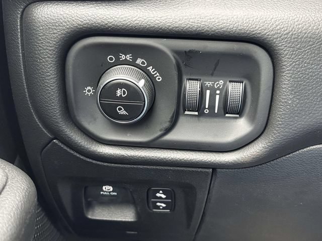 New 2026 RAM 1500 4x4 Crew Cab image 16