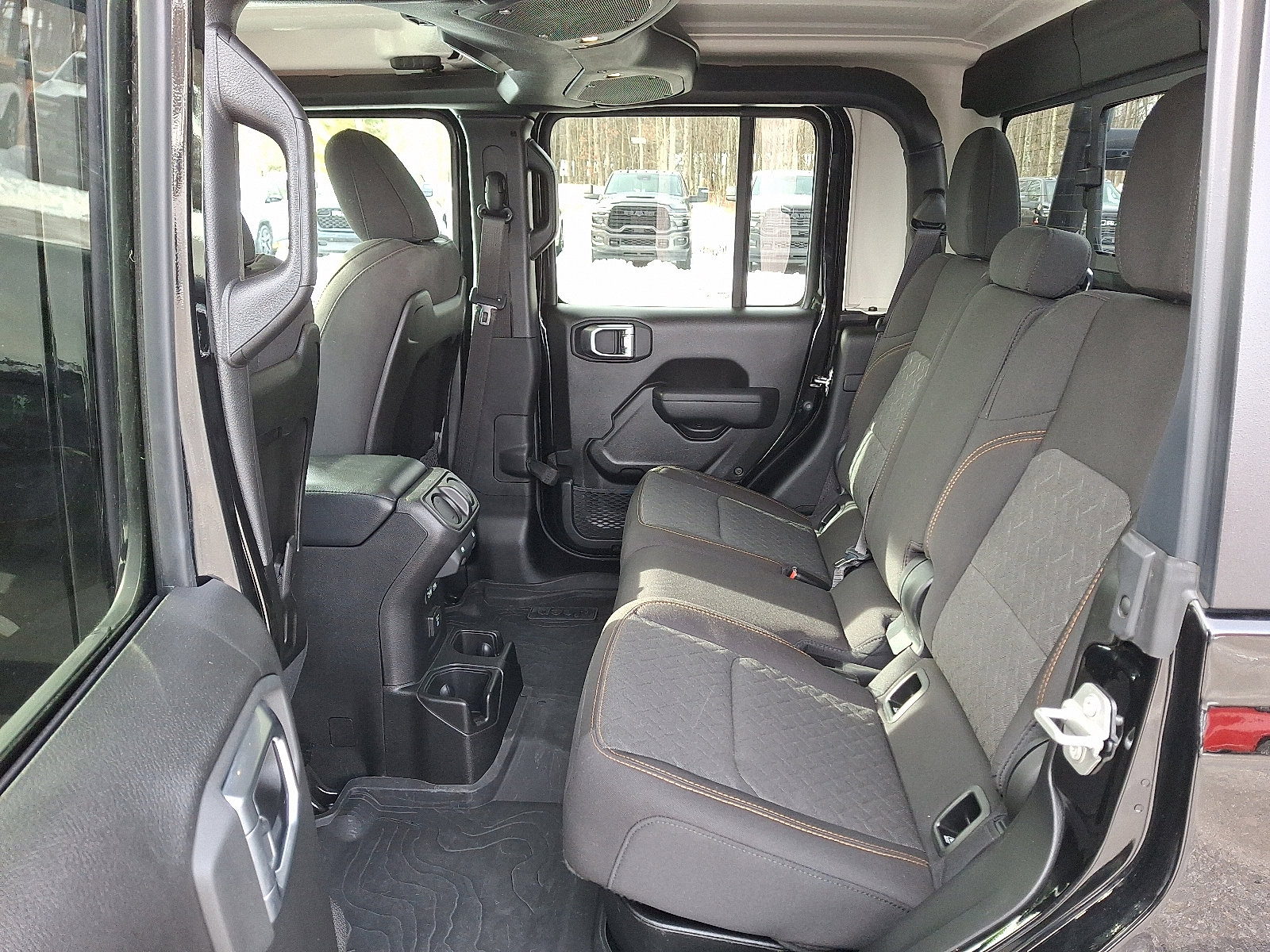 Used 2024 Jeep Gladiator Mojave w/ Convenience Group image 10