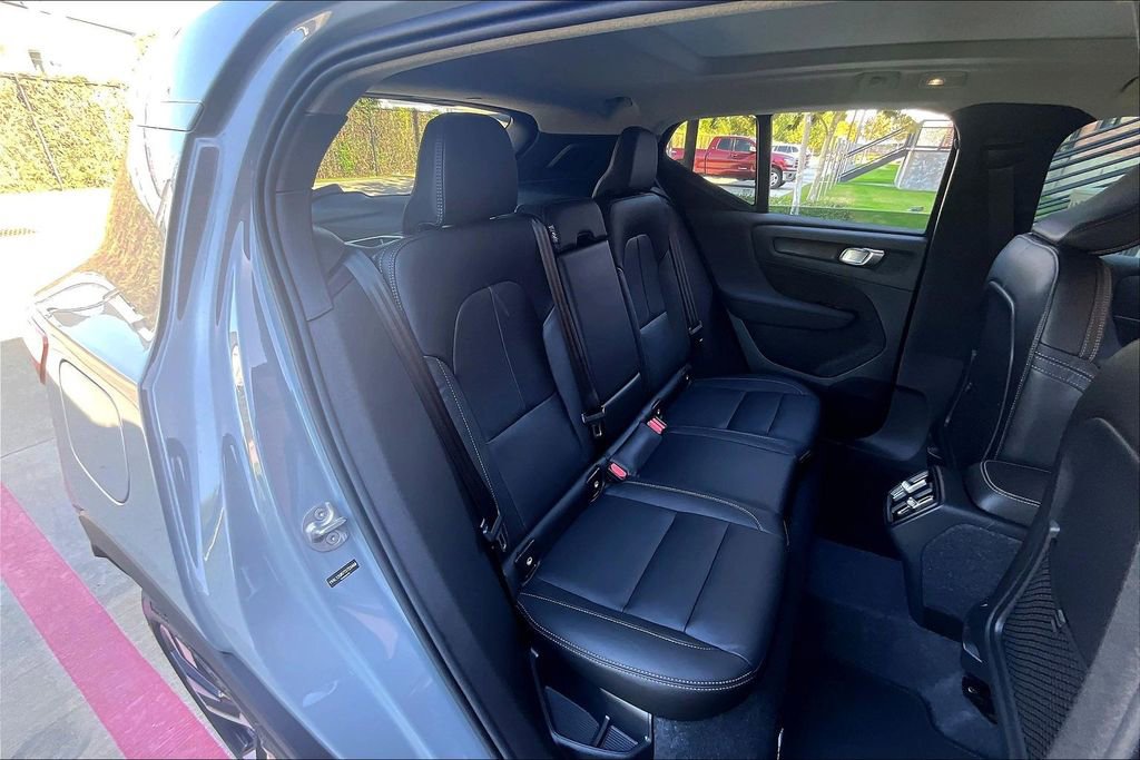 New 2026 Volvo XC40 B5 Ultra AWD/4WD image 10