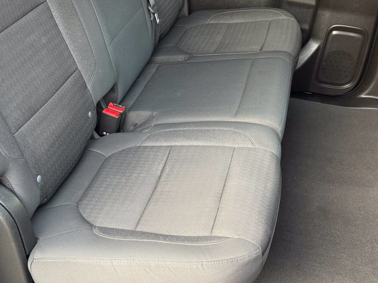 Used 2021 Chevrolet Silverado 1500 LT AWD/4WD image 19