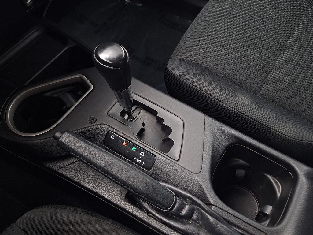 Used 2017 Toyota RAV4 LE FWD image 24