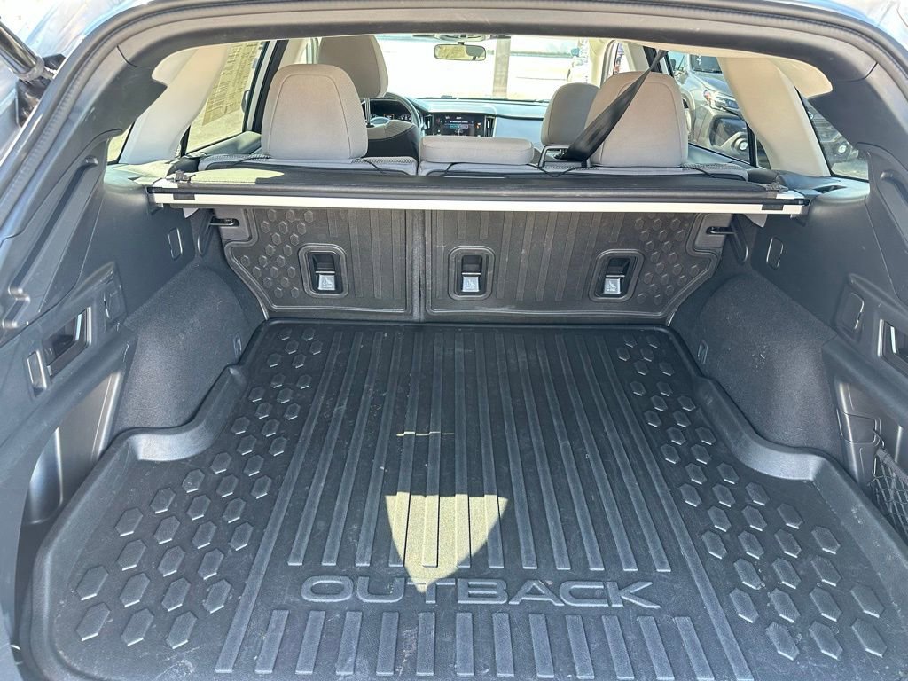 Used 2025 Subaru Outback Premium image 7