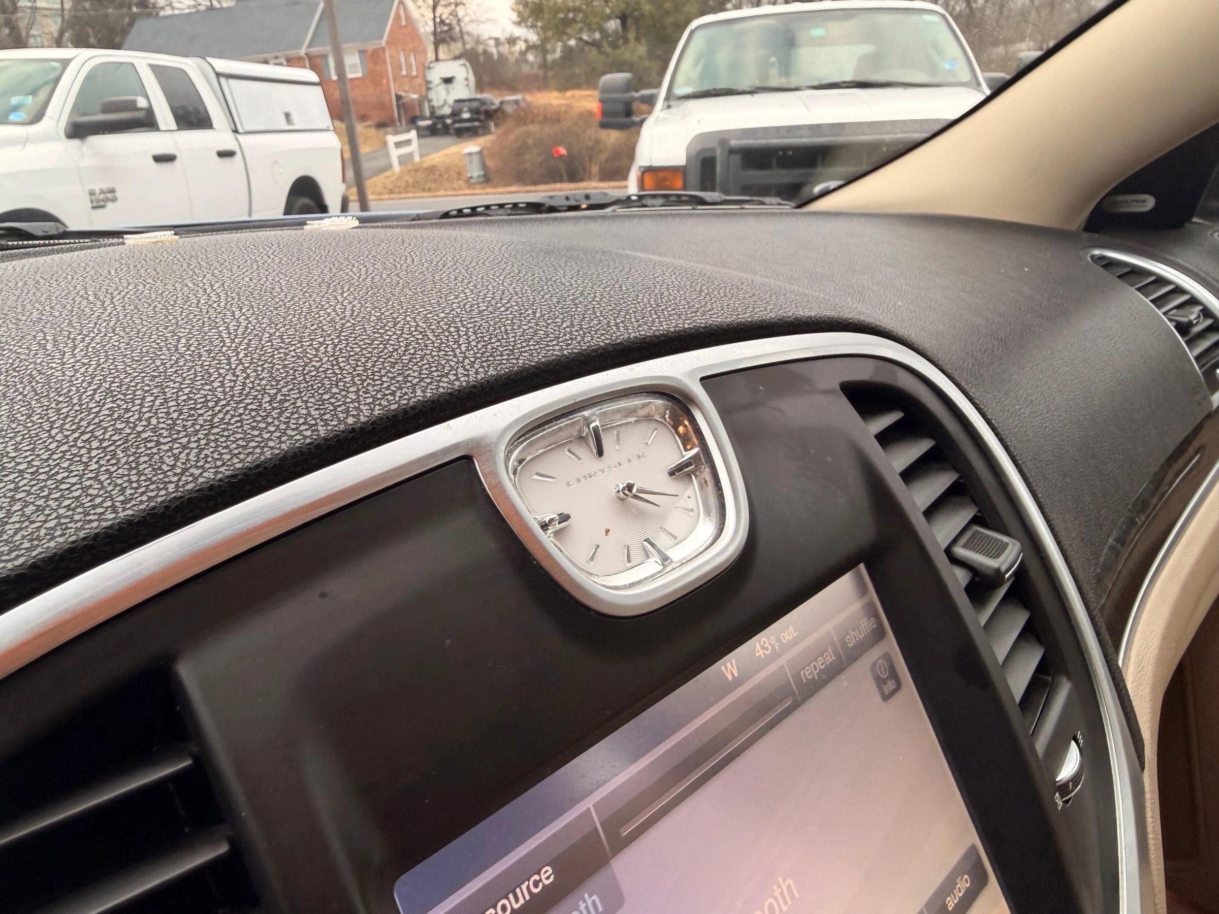 Used 2011 Chrysler 300 Limited image 30