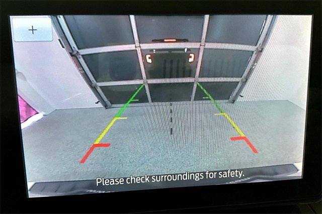 Used 2021 Ford Explorer XLT w/ Equipment Group 202A image 14