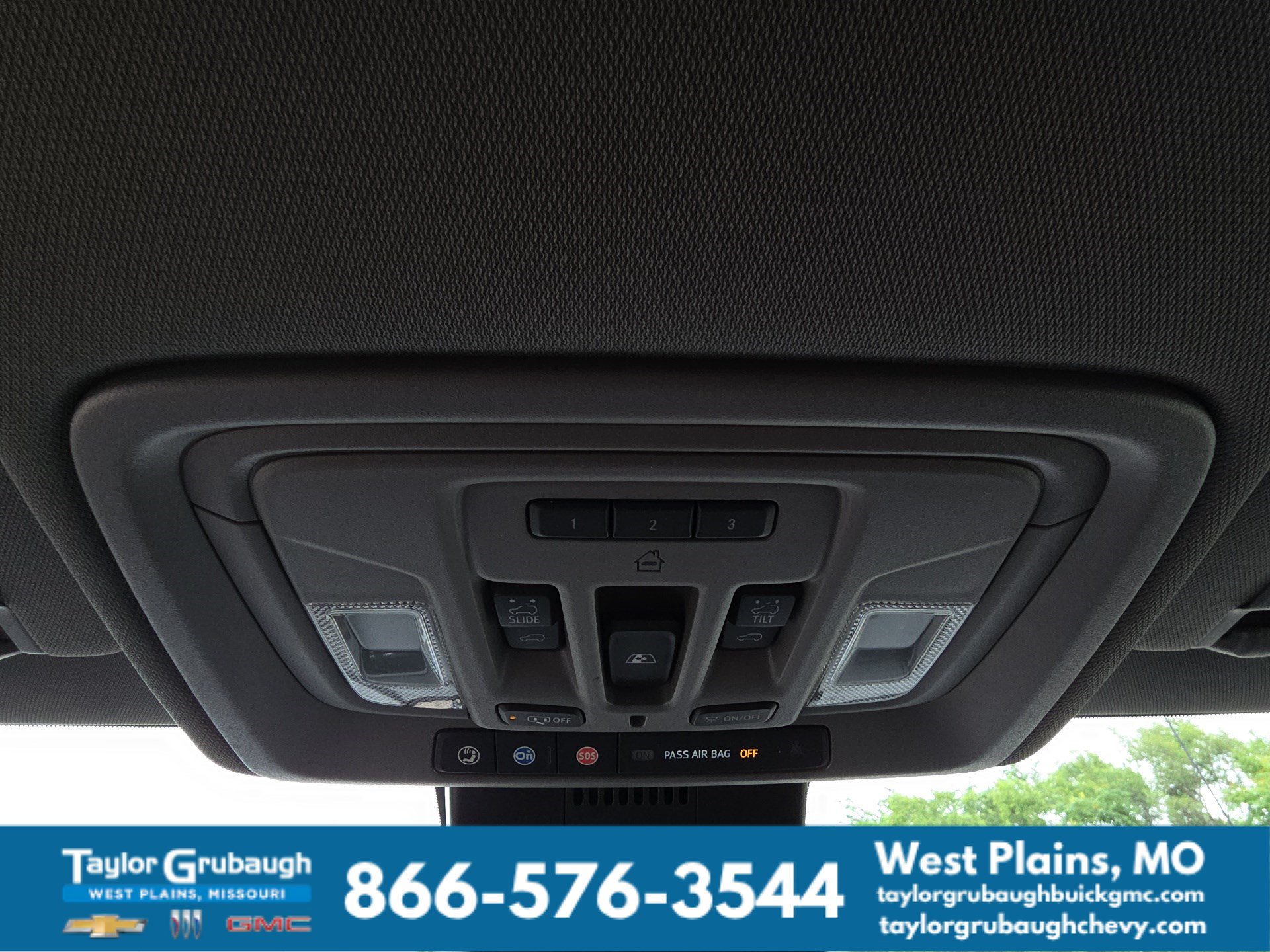 Used 2022 Chevrolet Silverado 1500 RST w/ Convenience Package II AWD/4WD image 26