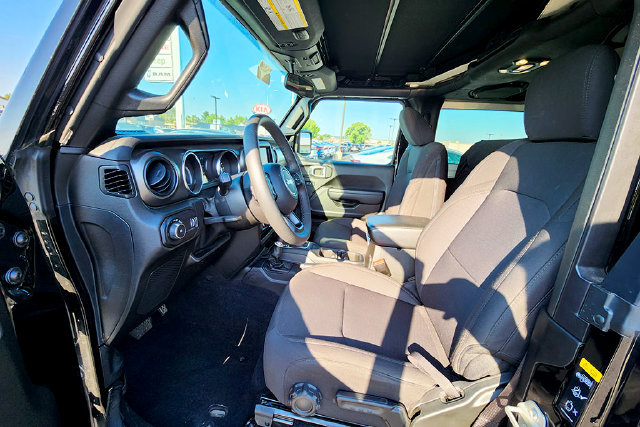 Used 2023 Jeep Wrangler Sport AWD/4WD image 6