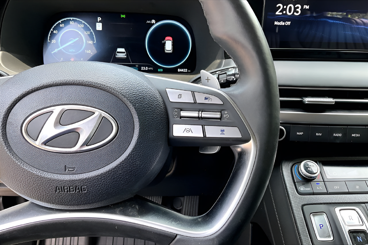 Used 2024 Hyundai Palisade Limited FWD image 11