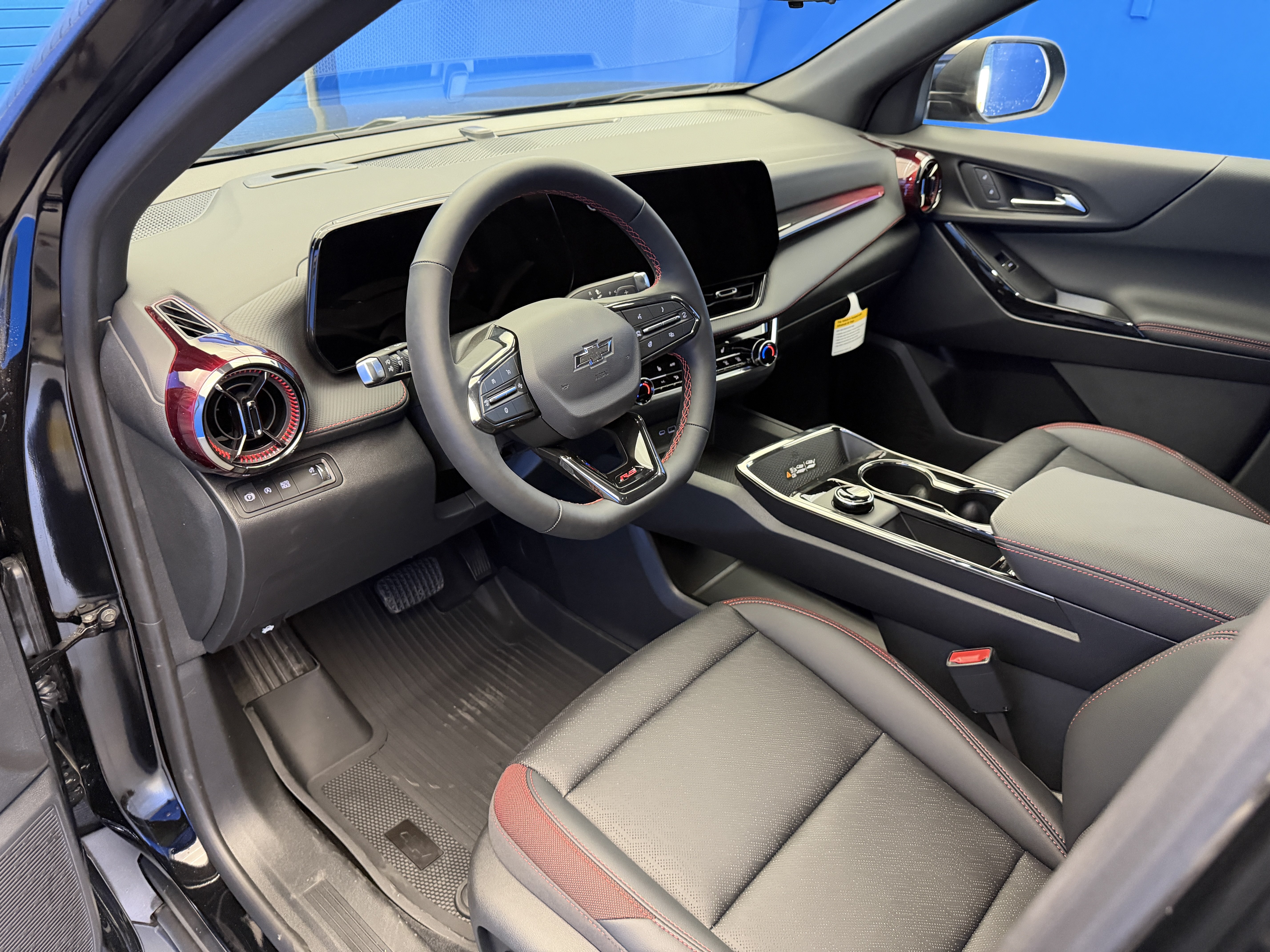 New 2027 Chevrolet Equinox RS w/ Safety and Technology Package FWD image 11