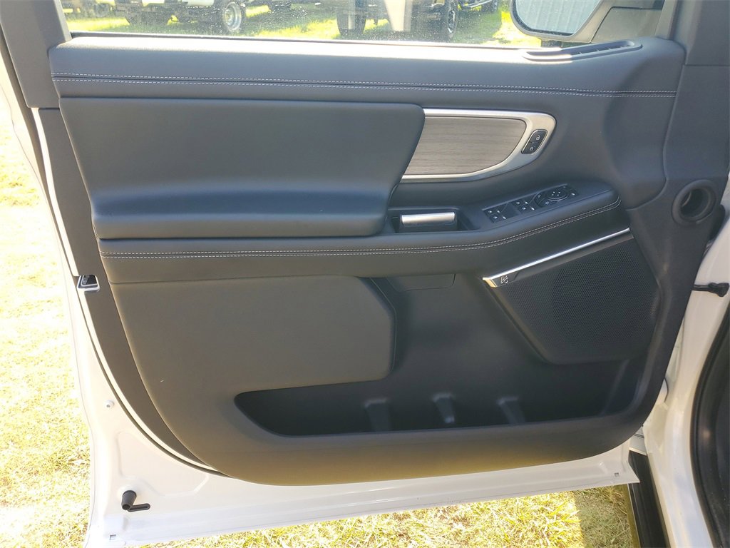 New 2025 Ford Expedition Max Platinum w/ Driver's Package image 5
