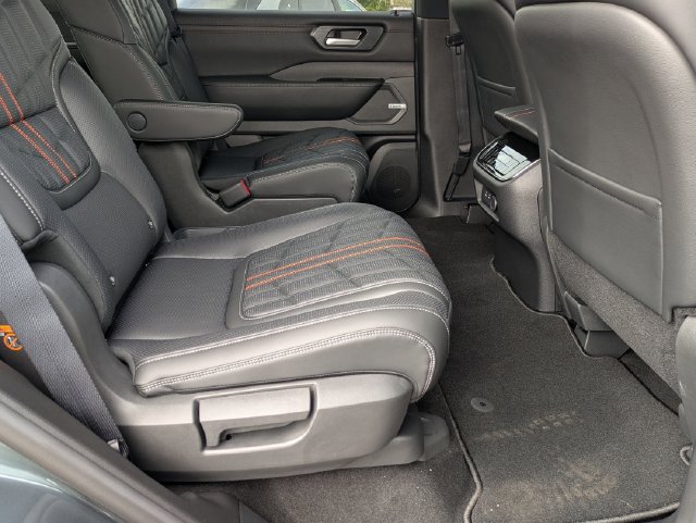New 2026 Nissan Armada PRO-4X w/ Captain's Chari Seat Package AWD/4WD image 33