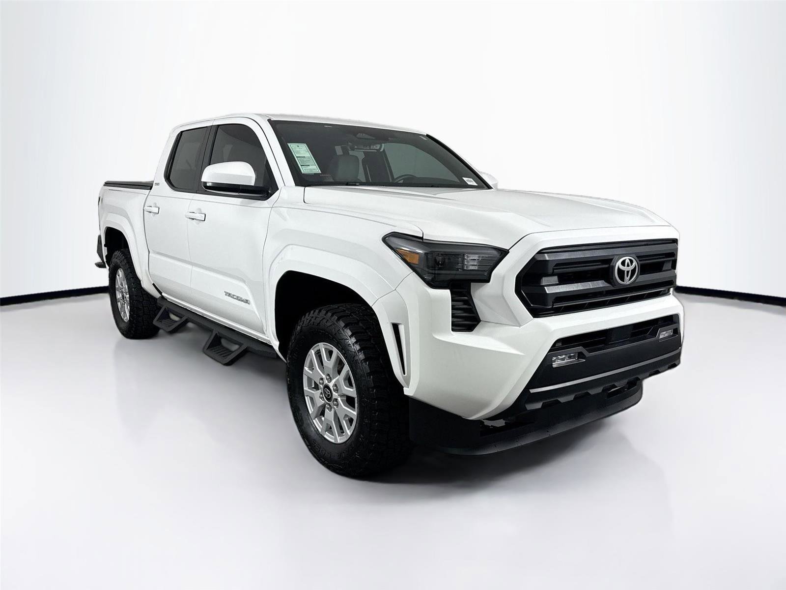 Certified 2025 Toyota Tacoma SR5 AWD/4WD image 9