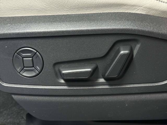 Used 2025 Audi Q5 Premium w/ Convenience Package AWD/4WD image 17