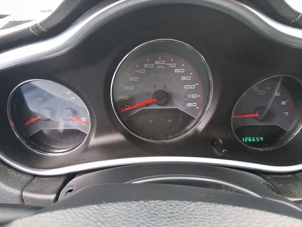 Used 2013 Dodge Avenger SE image 13