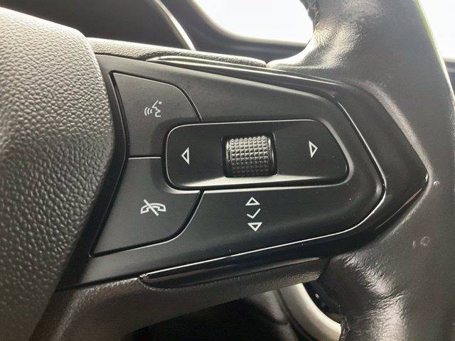 Used 2022 Chevrolet Bolt EUV LT w/ Comfort Package FWD image 13