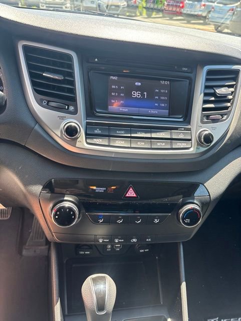 Used 2017 Hyundai Tucson SE AWD/4WD image 16