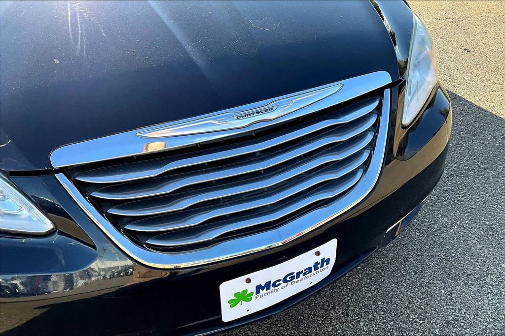 Used 2011 Chrysler 200 Limited FWD image 24