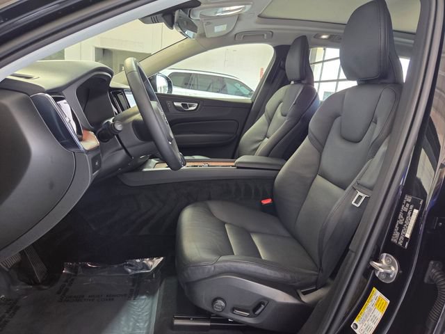 Certified 2024 Volvo XC60 B5 Plus AWD/4WD image 10