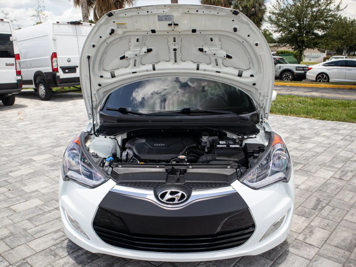 Used 2013 Hyundai Veloster w/ Style Pkg FWD image 25