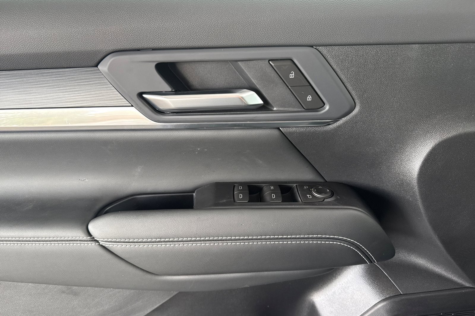 New 2026 GMC Terrain Elevation image 12