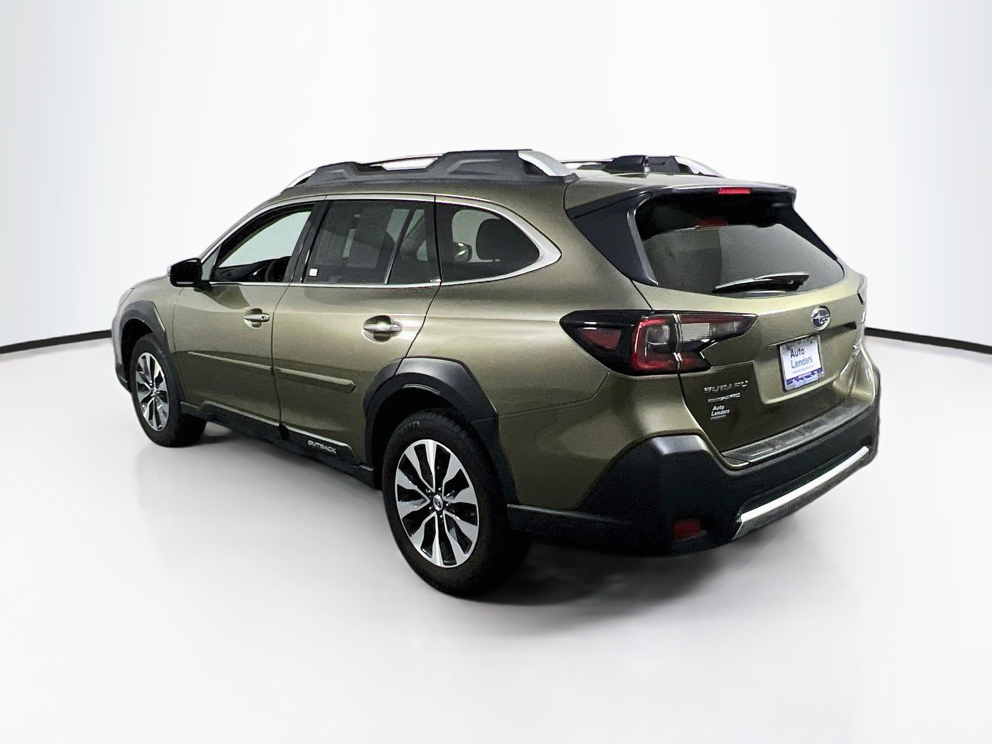 Used 2023 Subaru Outback Touring AWD/4WD image 7