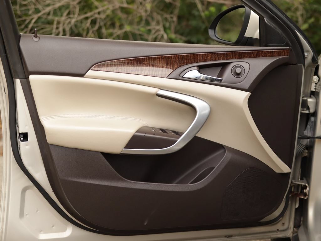 Used 2012 Buick Regal Leather FWD image 19