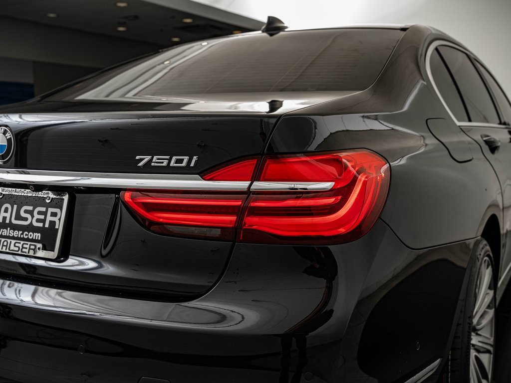 Used 2018 BMW 750i 750i image 9