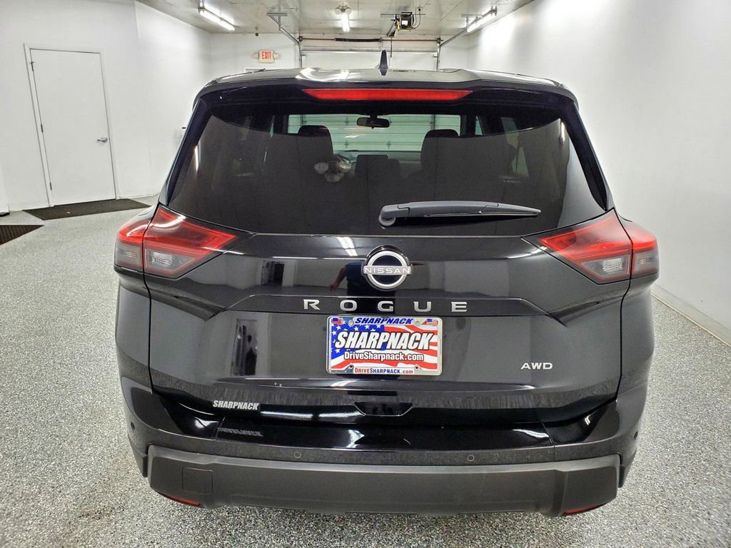 Used 2024 Nissan Rogue S AWD/4WD image 6