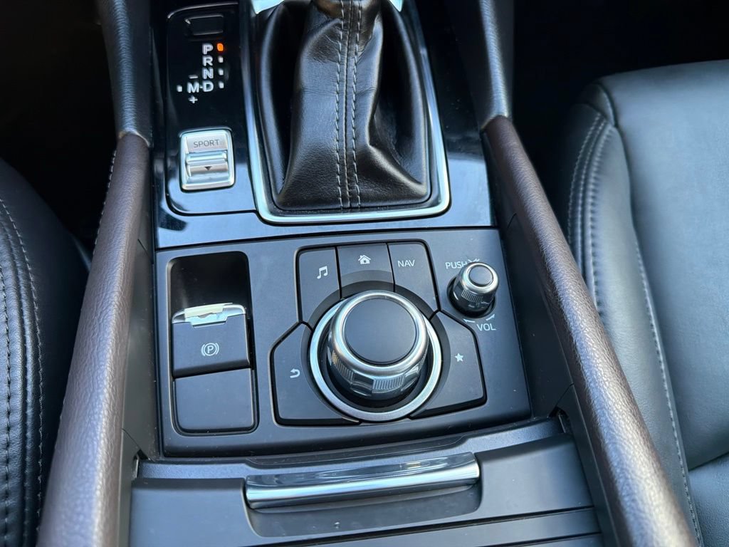 Used 2018 MAZDA MAZDA3 Touring FWD image 19