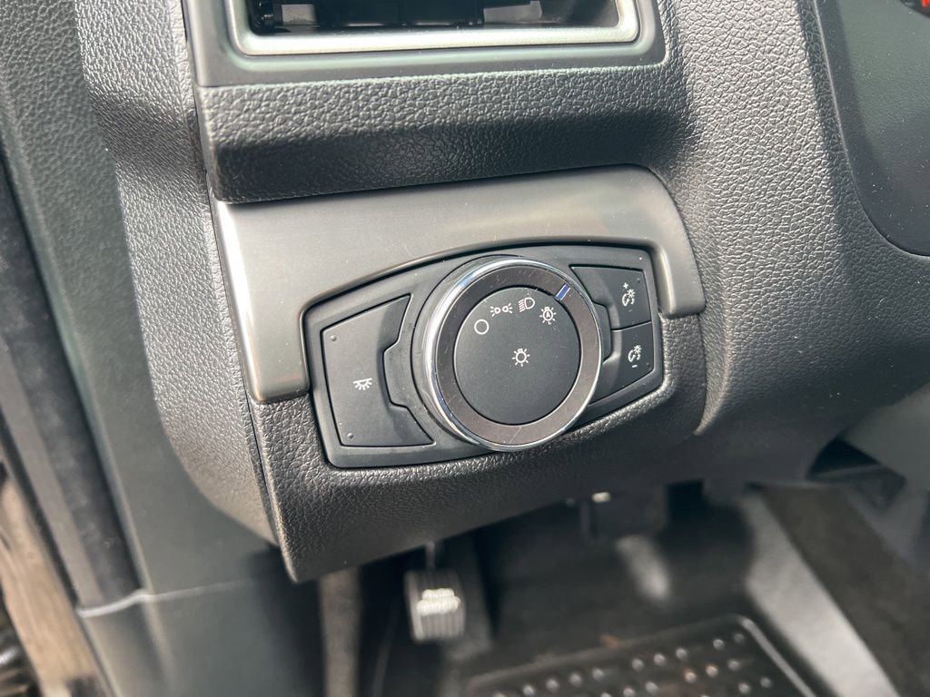 Used 2018 Ford Explorer XLT image 52