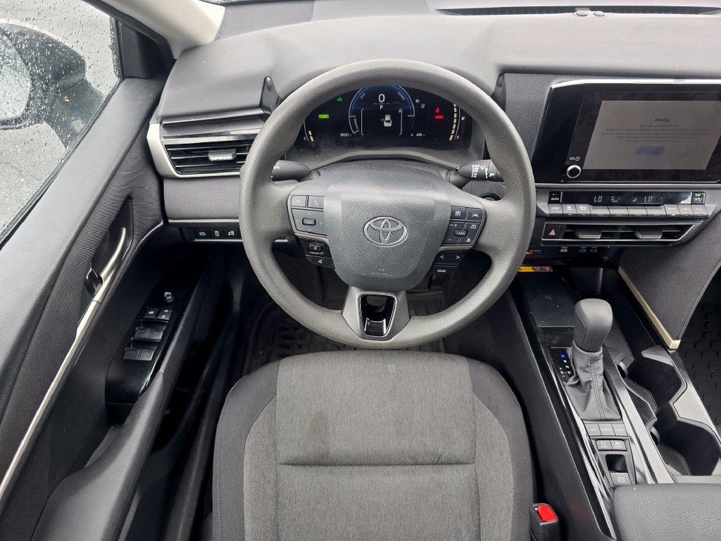 Used 2025 Toyota Camry LE FWD image 23