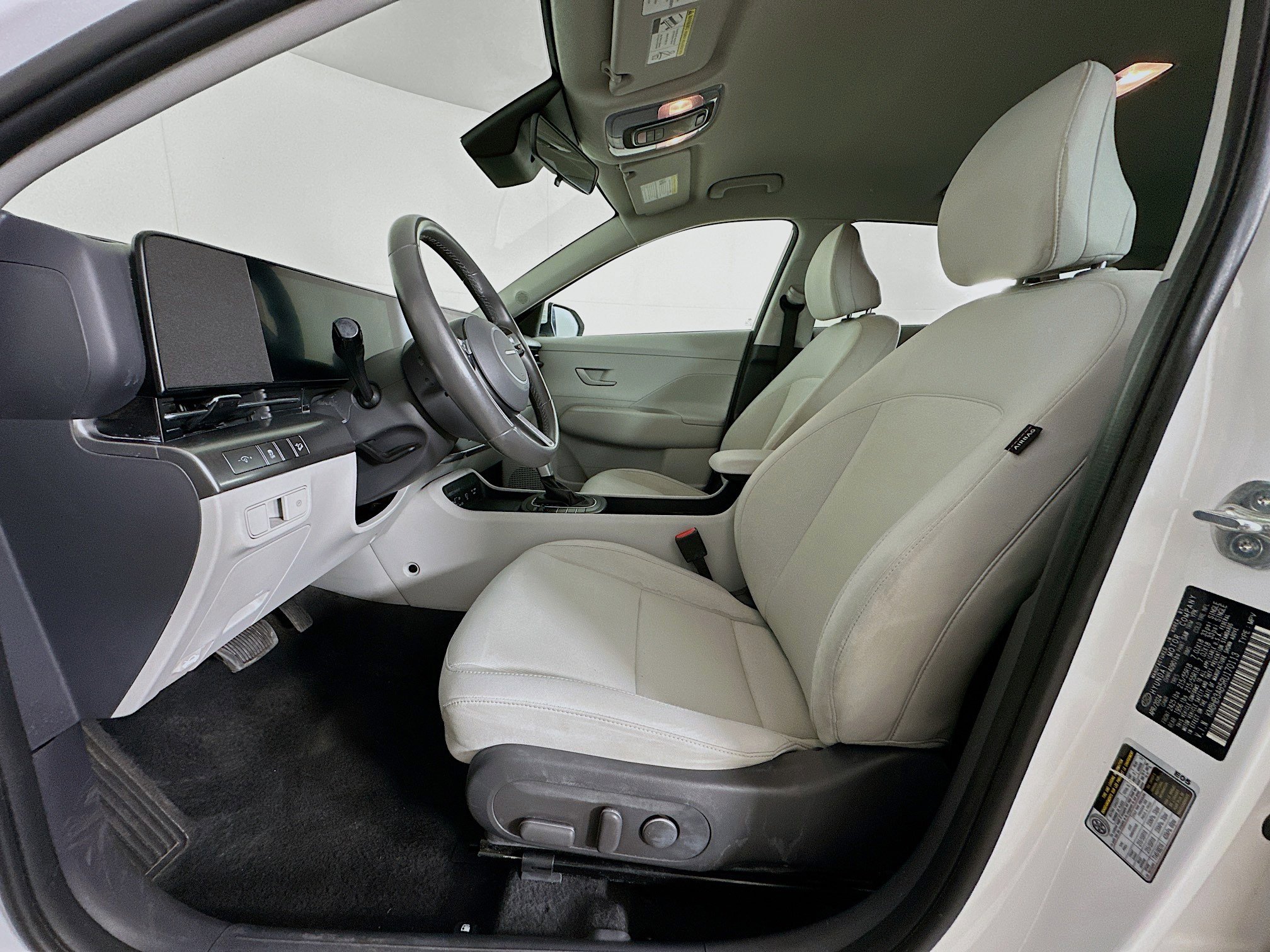 Used 2024 Hyundai Kona SEL image 13