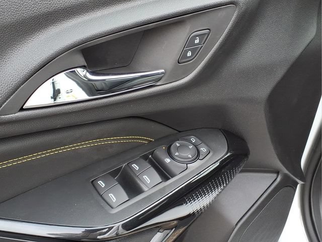 New 2026 Chevrolet Trax LT w/ LT Convenience Package FWD image 15