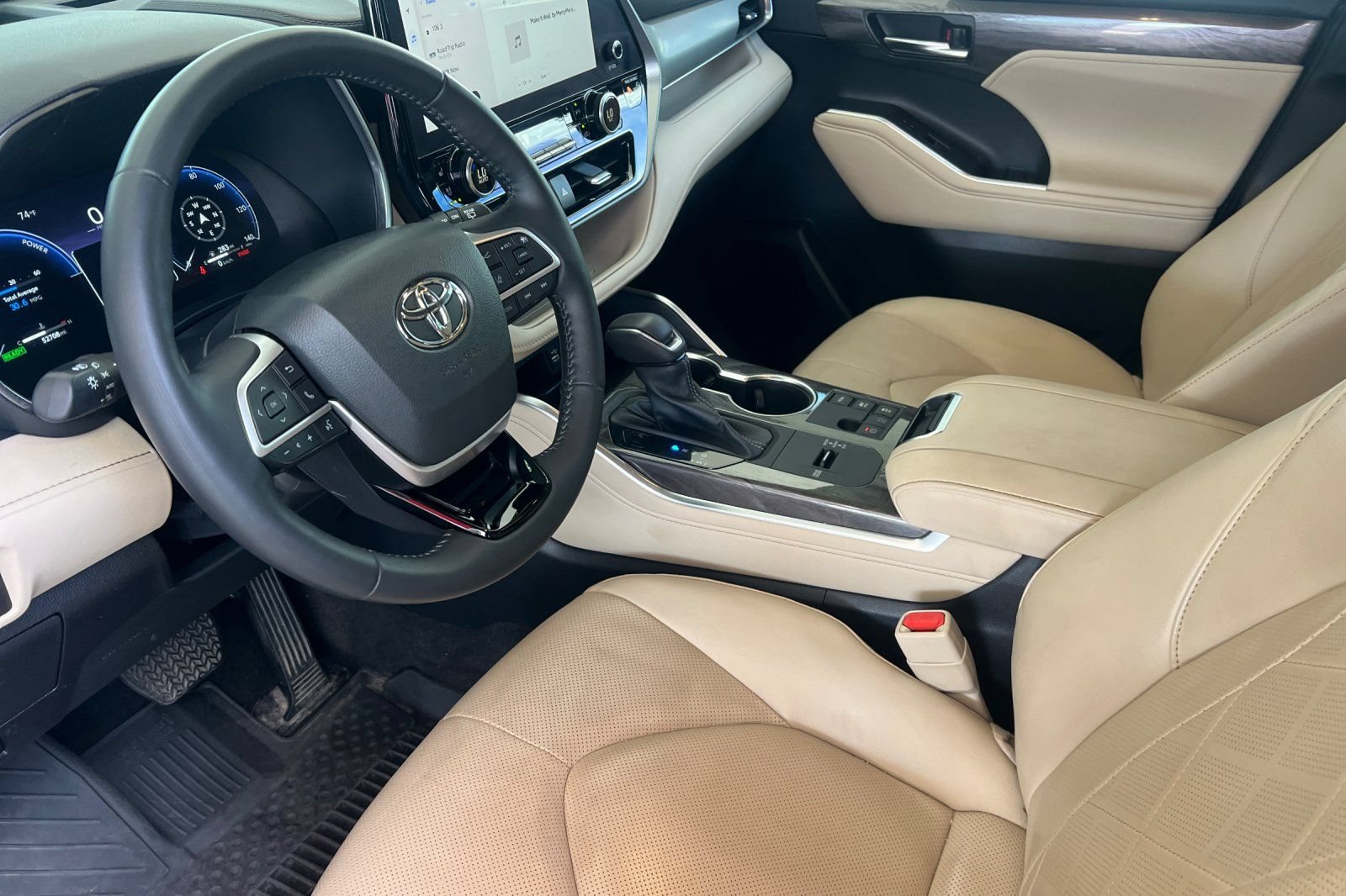 Used 2023 Toyota Highlander Platinum AWD/4WD image 7