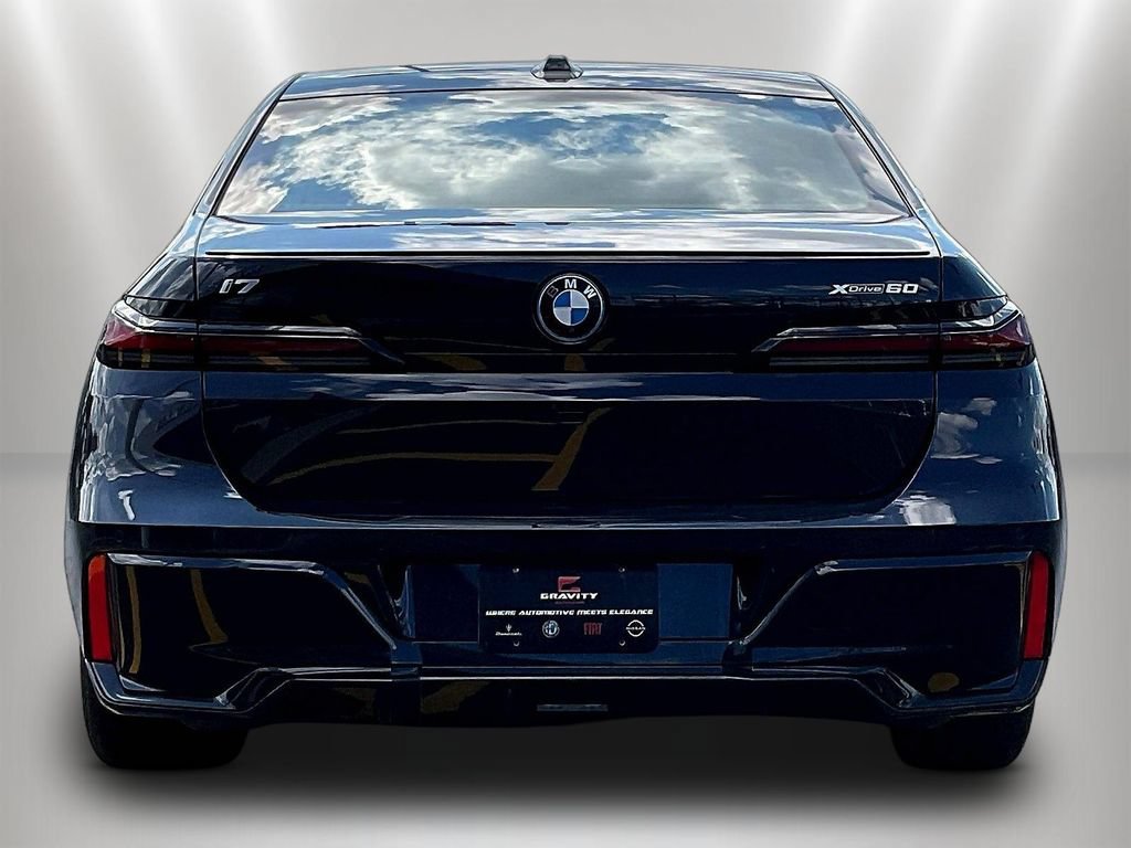 Used 2023 BMW i7 xDrive60 AWD/4WD image 5