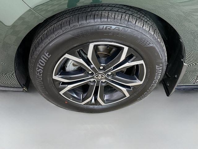 Used 2025 Toyota Sienna Platinum AWD/4WD image 34
