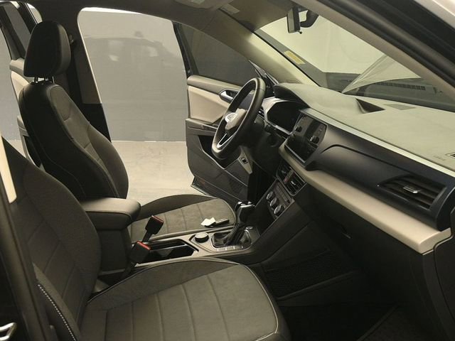 Used 2022 Volkswagen Taos SE image 17