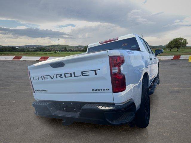 Used 2026 Chevrolet Silverado 1500 Custom Trail Boss w/ Turbomax Blackout Package AWD/4WD image 3