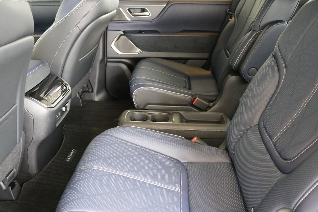 New 2026 INFINITI QX80 4WD w/ Sport Exterior Package image 25