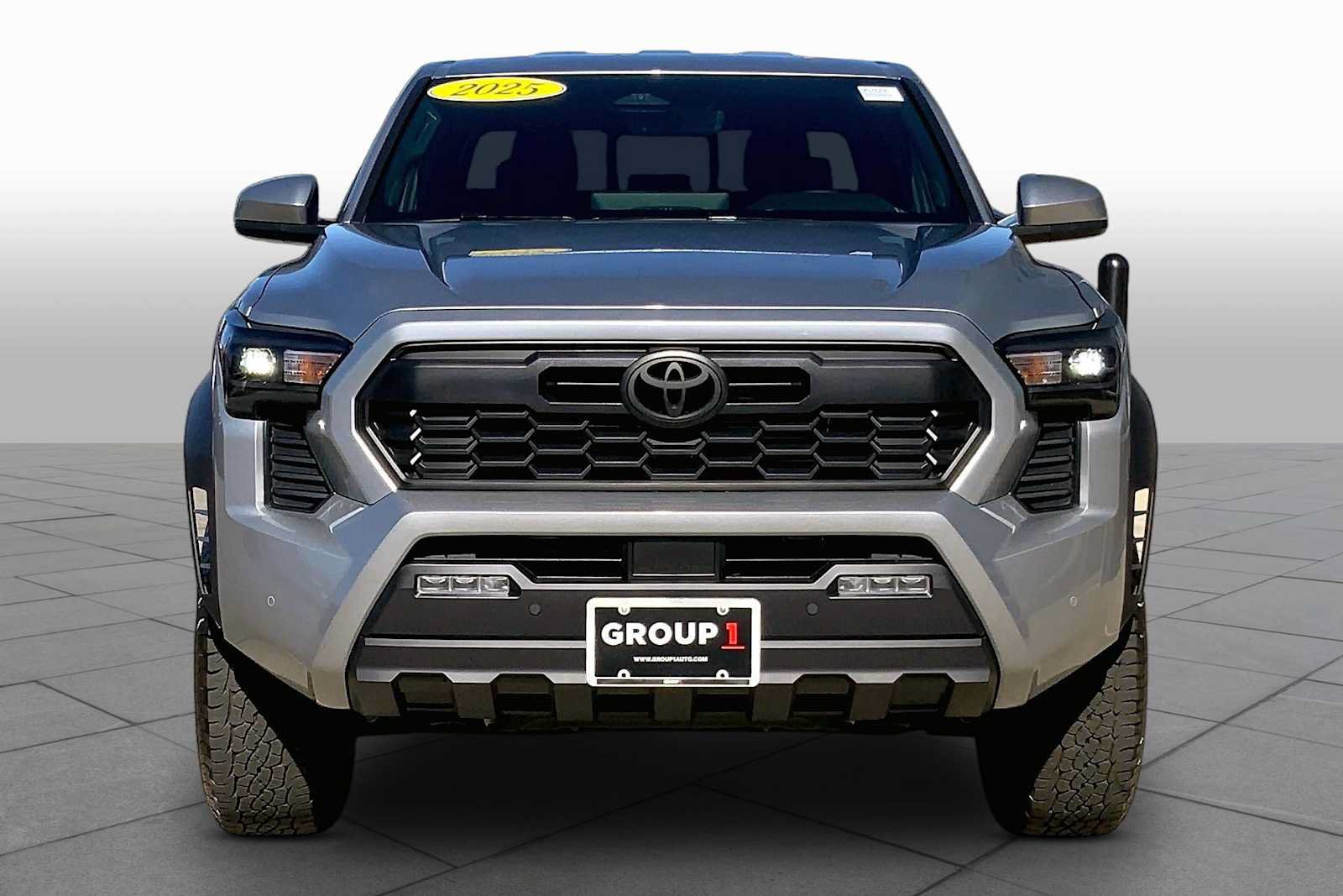 Used 2025 Toyota Tacoma TRD Off-Road w/ TRD Off Road Upgrade Package AWD/4WD image 4