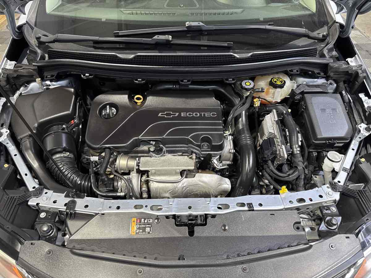 Used 2017 Chevrolet Cruze LS FWD image 30