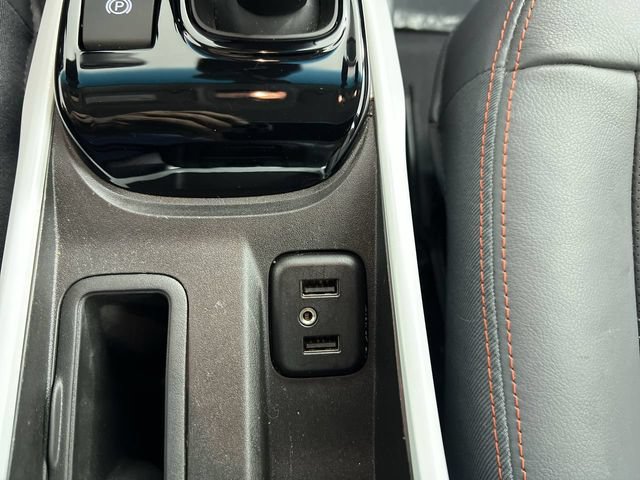 Used 2020 Chevrolet Bolt Premier w/ Infotainment Package FWD image 33