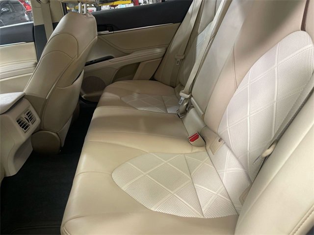 Used 2018 Toyota Camry XLE image 21