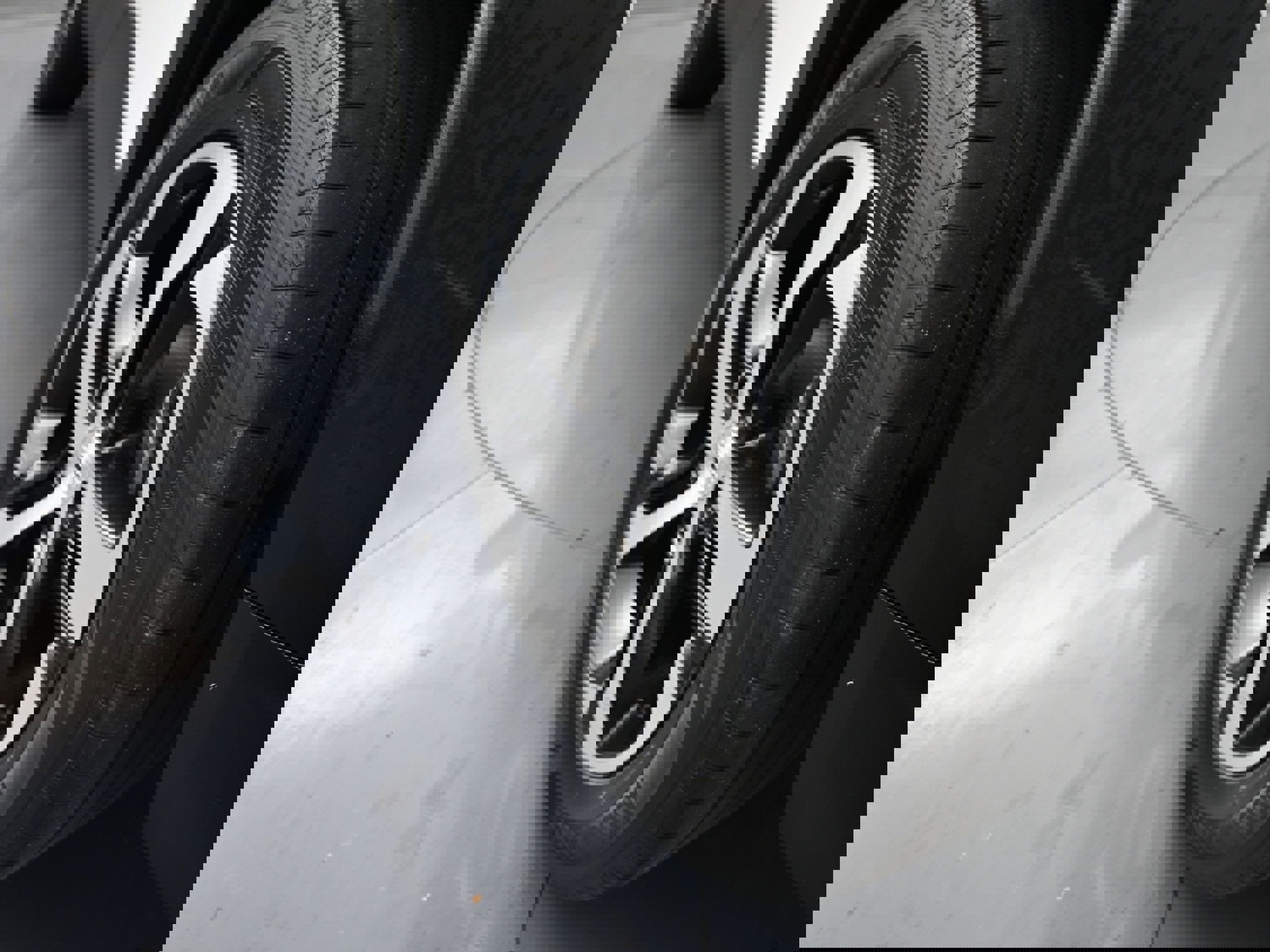 Certified 2024 Chevrolet Trax RS w/ Driver Confidence Package image 28